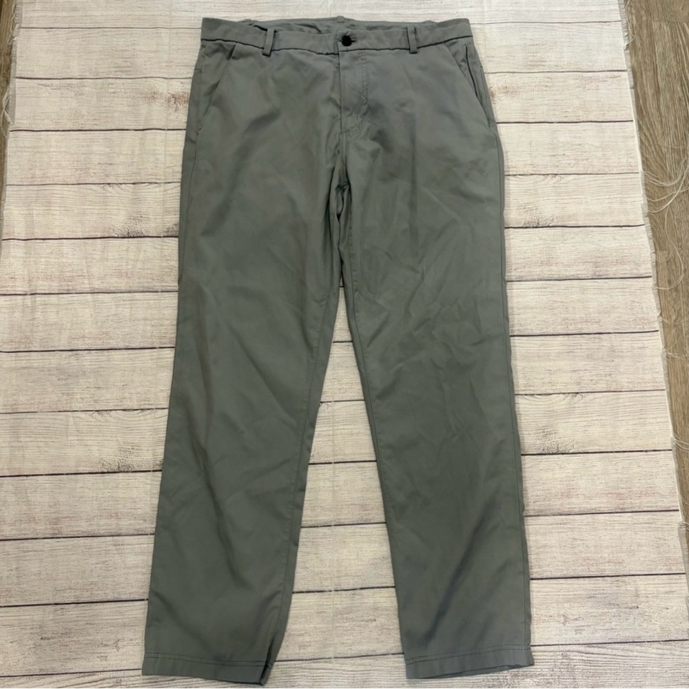 LULULEMON Men’s Grey Pants Size 36